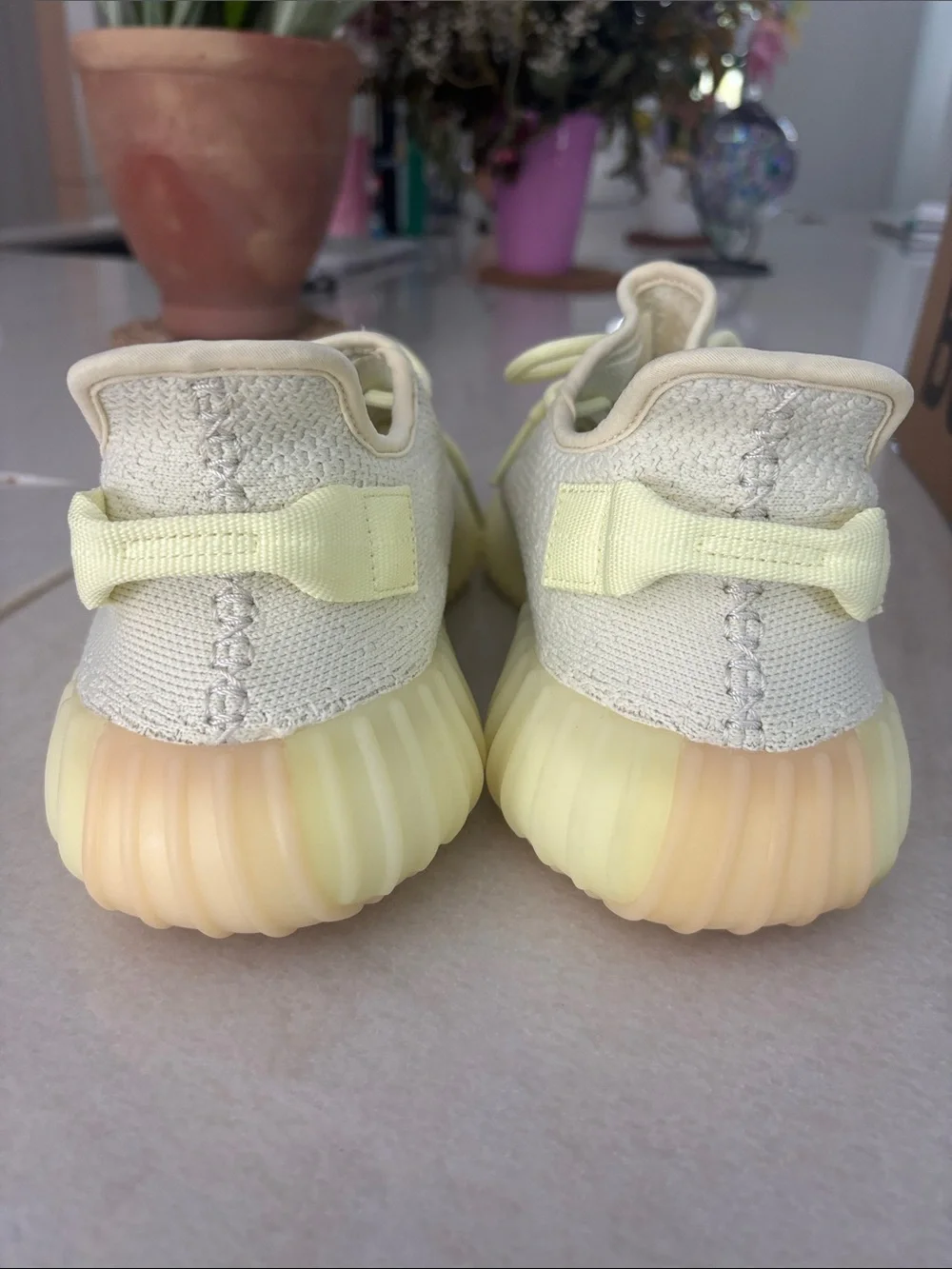 Yeezy Boost 350 V2 - in Butter